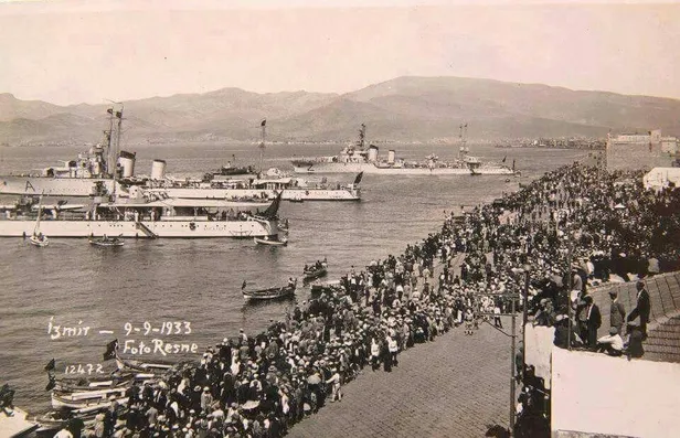 9-eylul-ne-gunu-9-eylulde-ne-oldu-izmirin-kurtulusu-kutlama-mesajlari-resimli-1631164623779.jpg 9 Eylül ne günü? 9 Eylül'de ne oldu? İzmir'in kurtuluşu kutlama mesajları resimli!-2