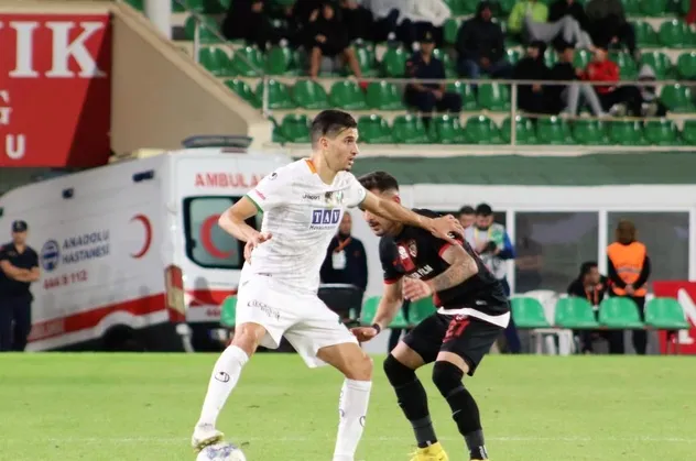 Alanyaspor evinde Gaziantep'i rahat geçti