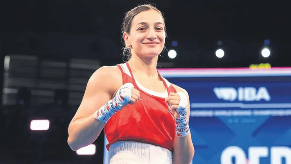 Buse Naz Çakıroğlu dünya boks şampiyonasında yarı finale yükseldi