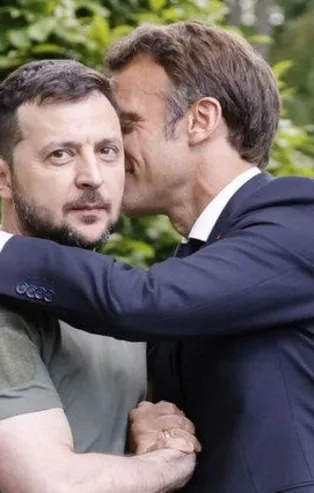 Avrupa liderleri Kiev'e gitti! Macron'la bir araya gelen Zelenskiy sözünü tutmayan Fransa liderine trip attı