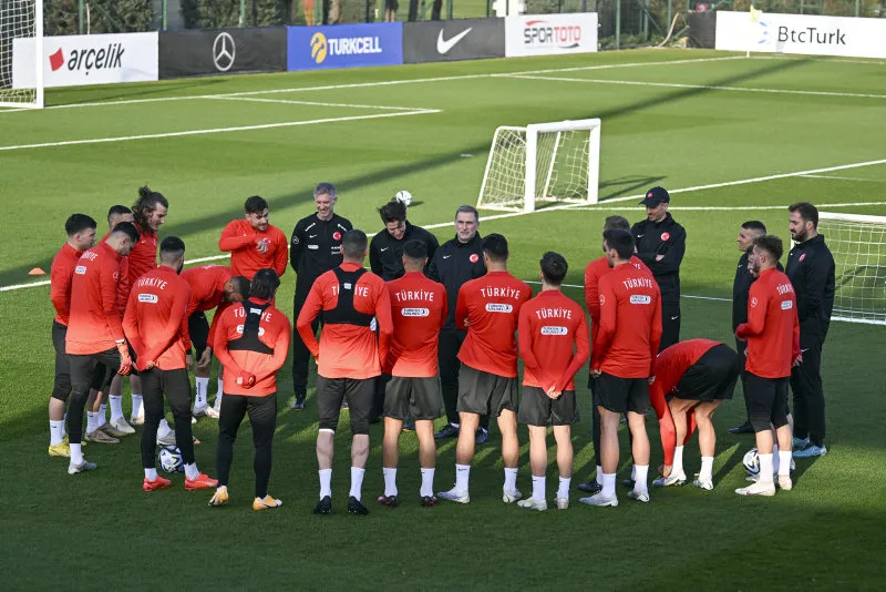 Kuntz'dan flaş karar! İşte Türkiye Ermenistan maçı 11'i - 7