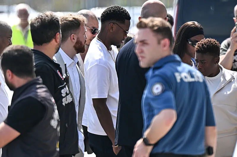 Fenerbahçe'den 5 transfer daha! Havalimanı dolup taşacak - 18