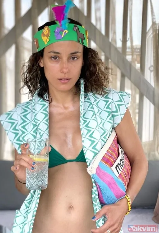 Demet Akalın bikini üstünü çıkarttı yarı çıplak haliyle olay! O görüntüyü gören dönüp bir daha baktı: "Gözümüze soktu" - 29