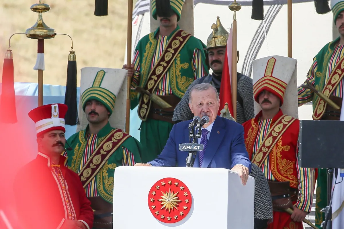 1071-ruhu-baskan-erdogan-malazgirtte-tarihi-mesajlar-verecek-1787716590288.jpeg "1071" ruhu: Başkan Erdoğan Malazgirt'te tarihi mesajlar verecek-3