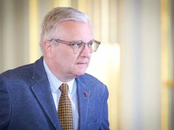 belcika-prensi-laurenttan-turkiyeyi-ornek-aliyoruz-aciklamasi-baskan-erdogan-vurgusu-silah-sanayiiniz-dunyanin-1715520758054.jpeg Belçika Prensi Laurent'tan "Türkiye'yi örnek alıyoruz" açıklaması! Başkan Erdoğan vurgusu: Silah sanayiiniz dünyanın en iyileri arasında-3