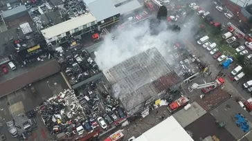 Başakşehir'de korkutan yangın!