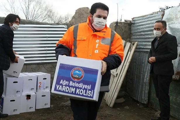 icisleri-bakani-soylu-oglu-pkkli-teroristler-tarafindan-kacirilan-salih-gokce-ile-gorustu-1588536294124.jpeg İçişleri Bakanı Soylu oğlu PKK'lı teröristler tarafından kaçırılan Salih Gökçe ile görüştü-2