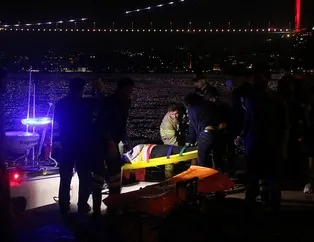 Sahilde otururken bir anda denize atladı!