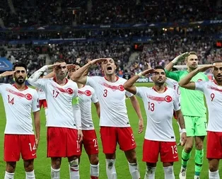 Merih Demiral, Çağlar Söyüncü, Zeki, Kaan Ayhan ve Mert Günok devleri peşlerine taktı