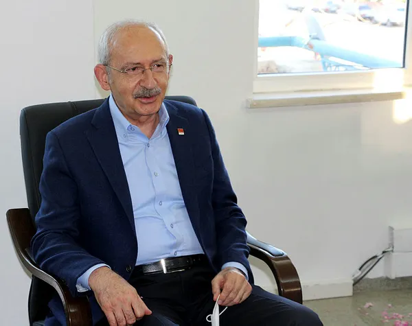 chp-genel-baskani-kemal-kilicdaroglu-ispartada-yer-sofrasina-ayakkabiyla-oturdu-1622122434315.jpg CHP Genel Başkanı Kemal Kılıçdaroğlu Isparta'da yer sofrasına ayakkabıyla oturdu-4