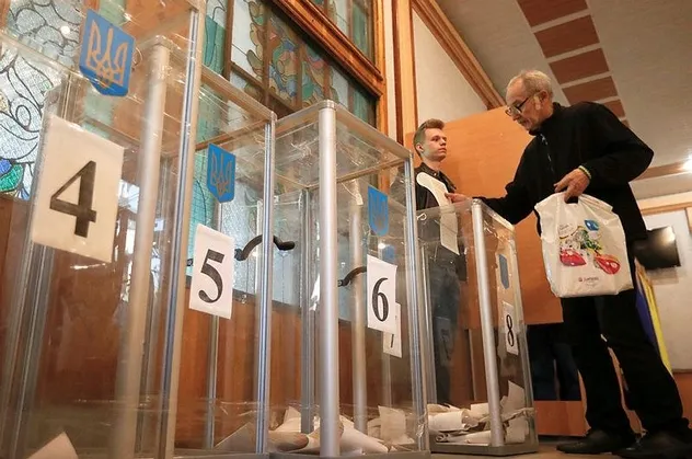 Ukrayna, devlet başkanını seçmek için sandık başında