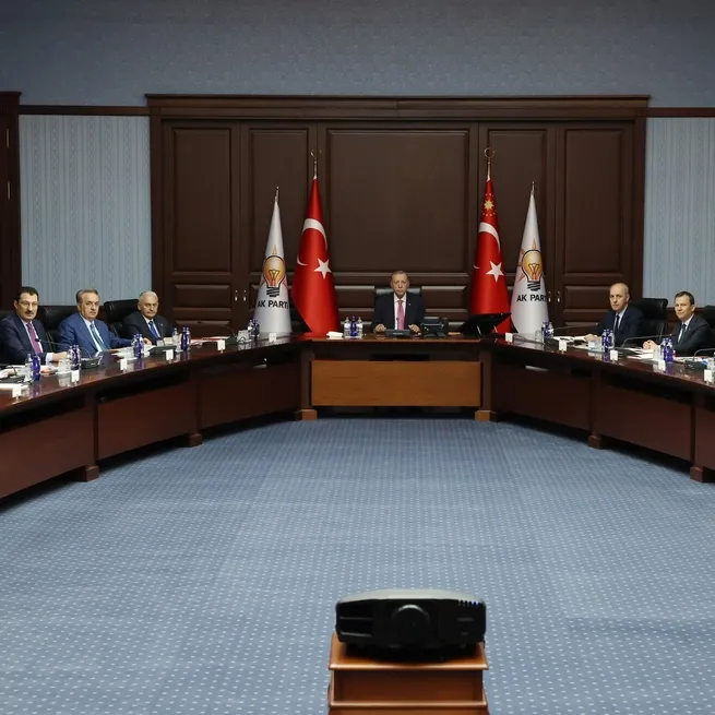 Yerel seçim için kollar sıvandı: Başkan Recep Tayyip Erdoğan talimatı verdi, AK Parti kadroları sahaya iniyor