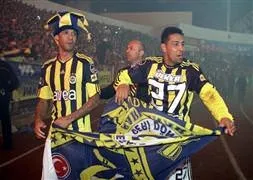 Fener’i bedevacılar bastı