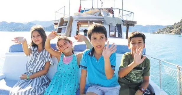 Antalya’da öğrencilerin turistleri bile kıskandıran taşımalı eğitimi... Tekneyle okula gidiyorlar