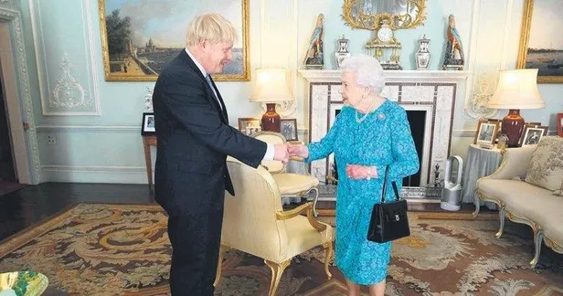 Kraliçe 2. Elizabeth'ten 'sağlıklıyım' mesajı! Telefonda Boris Johnson ile görüştü...-2