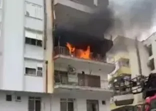 Antalya’da apartman dairesinde çıkan yangın maddi hasara neden oldu!