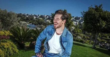 Çağatay Ulusoy hedefi 12’den vurdu! GQ Middle East Men of The Years Ödül Töreni’nde gurur yaşadı...