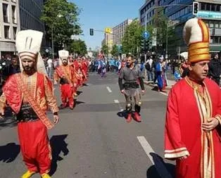 Almanya polisi Mehter’den korktu