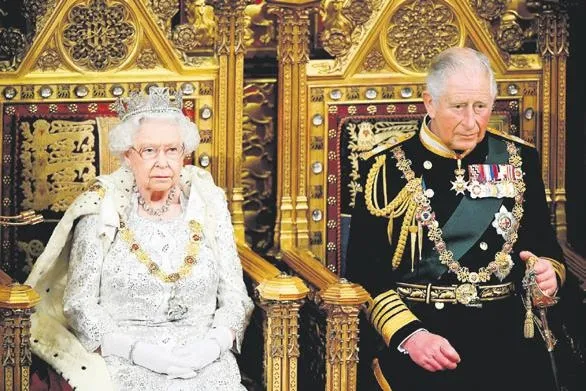 akil-disi-izmirde-tiktokta-cok-vakit-harcayan-anneye-kizlarinin-velayeti-verilmedi-1667690618973.jpeg Akıl dışı! İzmir'de Tiktok'ta çok vakit harcayan anneye kızlarının velayeti verilmedi-3