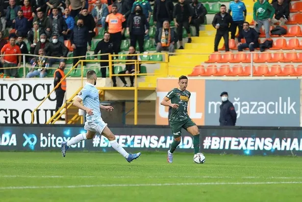 Alanya'da puanlar bölüşüldü! Aytemiz Alanyaspor 1-1 Medipol Başakşehir (MAÇ SONUCU-ÖZET)-4