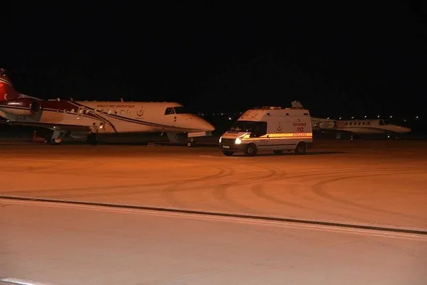 Son dakika: Lübnan'daki patlamada yaralanan 3 kişi ambulans uçakla Türkiye'ye getirildi-1