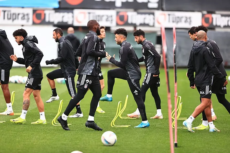 Hocalardan sürpriz! Beşiktaş Fenerbahçe derbisi öncesi 11'ler belirlendi - 6