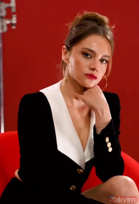 Miray Daner bikinisiyle poz verdi gözler o detayı kaçırmadı! Seda Sayan'ın oğlu Oğulcan Engin'den ayrılan Daner göğüslerini mi küçülttü? - 5