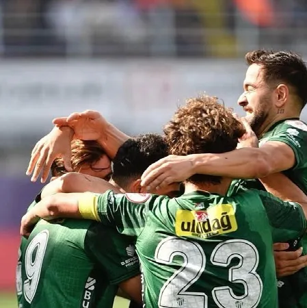 Bursaspor geriden gelip turu kaptı!