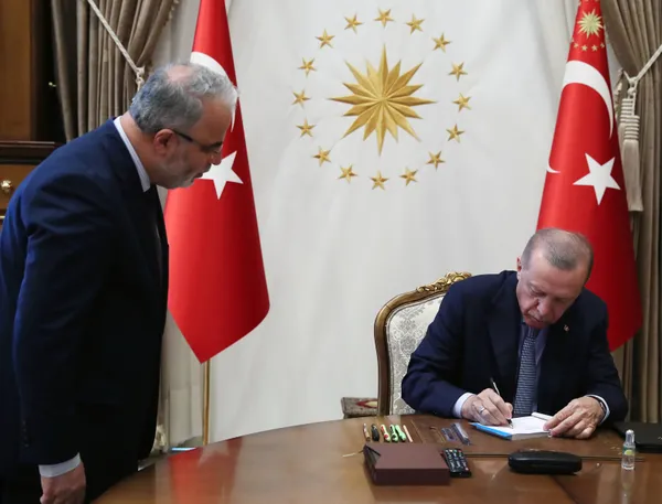 baskan-erdogan-turkiye-diyanet-vakfina-kurban-bagisinda-bulundu-1657208070850.jpg Başkan Erdoğan, Türkiye Diyanet Vakfına kurban bağışında bulundu-2