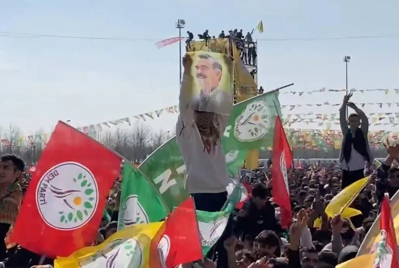 DEM'İn Yenikapı'daki etkinliğinde Öcalan posteri açıldı