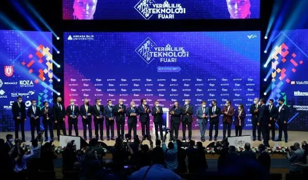 Cumhurbaşkanı Yardımcısı Fuat Oktay: 'İstemezük' zihniyetine uysaydık bugün ATAK, ANKA, Akıncı semalarda olabilir miydi?-5