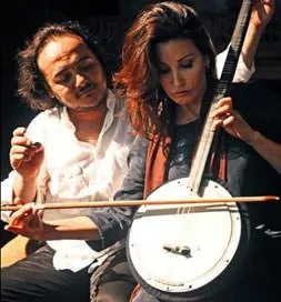 Mevalana hayranı Gina Gershon