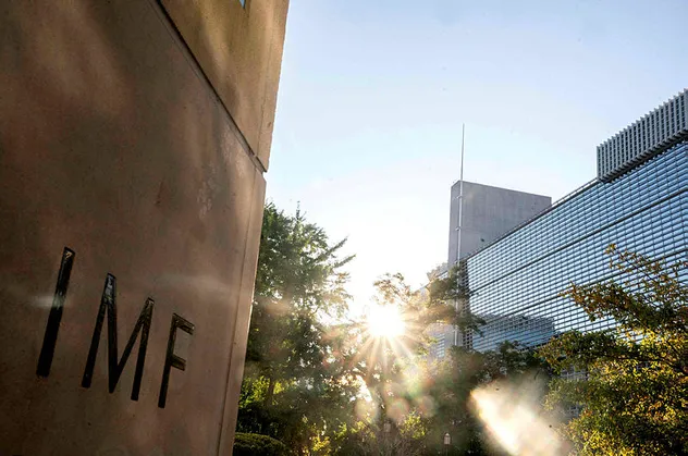 Dünyada resesyon krizi Türkiye'de ekonomik büyüme! IMF beklentileri revize etti