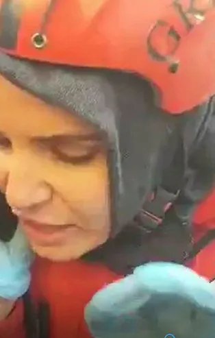 Elazığ depreminde enkaz altındaki Azize ile yaptığı konuşma gündeme oturmuştu! UMKE görevlisi Emine Kuştepe'nin babası konuştu!