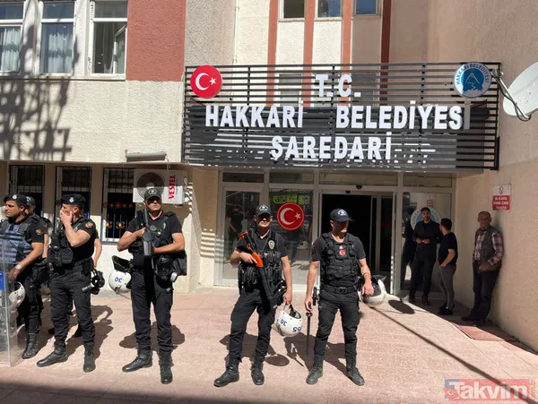 PKK sokakları DEM Parti Meclis'i karıştırdı! Kavga dövüş kürsüyü işgal ettiler | AK Parti'den "Meclis'te PKK istemiyoruz" sloganları - 1