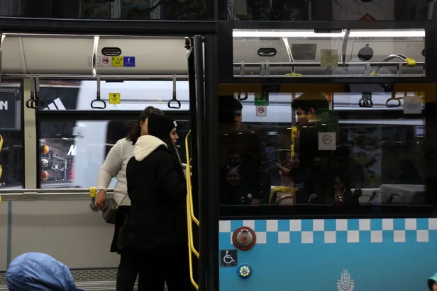 Şişli'de halk otobüsünde hırsız alarmı! 'Ayakkabıma kadar çıkardım'-4