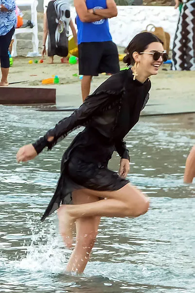 Kendall Jenner yeni evine servet ödedi-1