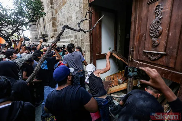 Yardım Kolilerinin Üzerinde İse Abd'de Ömür Boyu Hapis Cezasını Çeken El Chapo Guzman'ın Fotoğrafları Vardı. Kolileri Dağıtan İse, 'Bücür-El Chapo' Lakaplı...