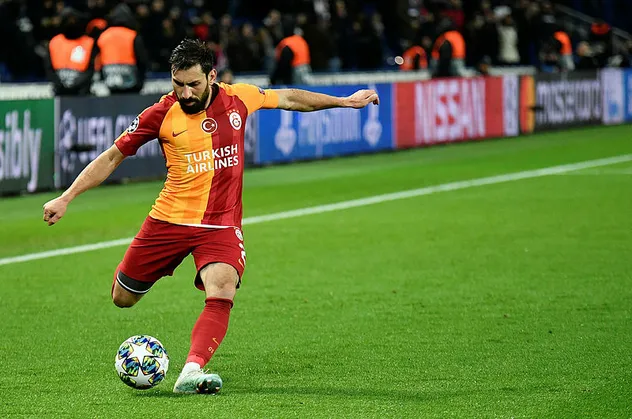 Galatasaray'ın yıldızına Süper Lig'den sürpriz talip