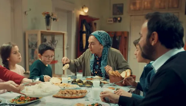 bu-dunyanin-mayasidir-merhamet-gonul-dagi-20-bolum-fragmani-mutlugun-arsa-ciktigi-anda-birden-yere-yigiliyor-1615188433960.jpg Bu dünyanın mayasıdır merhamet! Gönül Dağı 20. bölüm fragmanı: Mutluğun arşa çıktığı anda birden yere yığılıyor-8