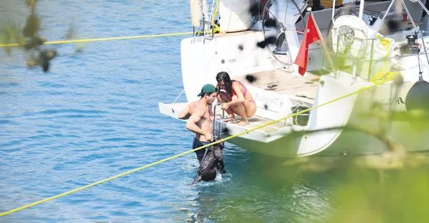 Güzel oyuncu Pınar Deniz ile sevgilisi Kaan Yıldırım, lüks tekneleri ile Bodrum’a demir attı