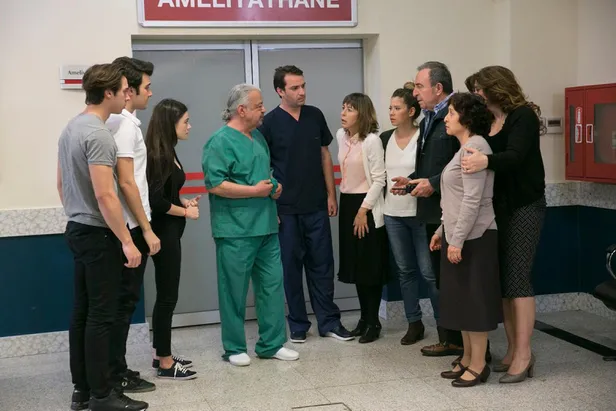 arka-sokaklarda-15-yil-sonra-bir-devrin-sonu-coban-ailesinde-perisan-edecek-gelisme-tek-bir-ferdi-bile-1625847634428.jpg Çoban ailesinde perişan edecek gelişme! Tek bir ferdi bile... Arka Sokaklar'da 15 yıl sonra bir devrin sonu!-4