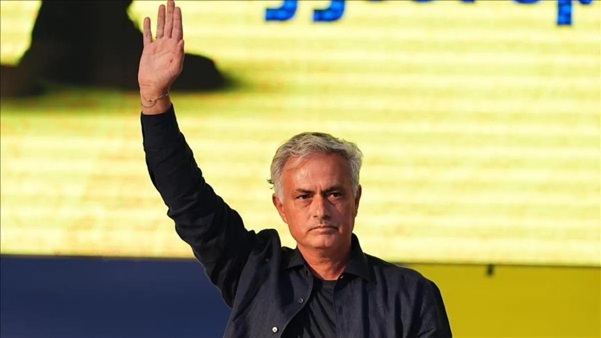 Jose Mourinho'dan Jayden Oosterwolde ve Ferdi Kadıoğlu'na 'kalın' telefonu