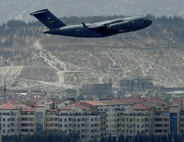 Son dakika: ABD Merkez Kuvvetler Komutanı Orgeneral Kenneth McKenzie duyurdu! Afganistan'dan çekilme süreci tamamlandı-3