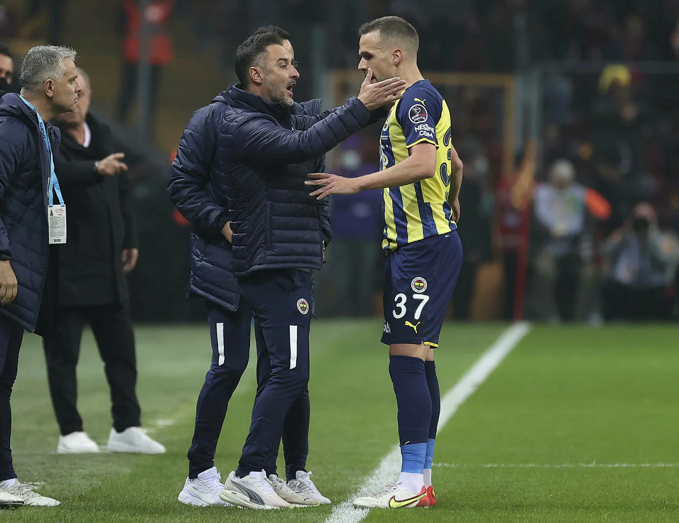 Özel Haber | Yol göründü