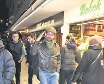 Cemal Hünal asker selamı verdi