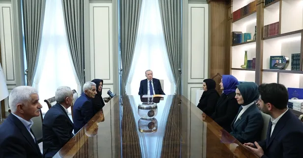 Başkan Erdoğan 36 yıl önce PKK'lı teröristlerce katledilen şehitlerin aileleriyle buluştu