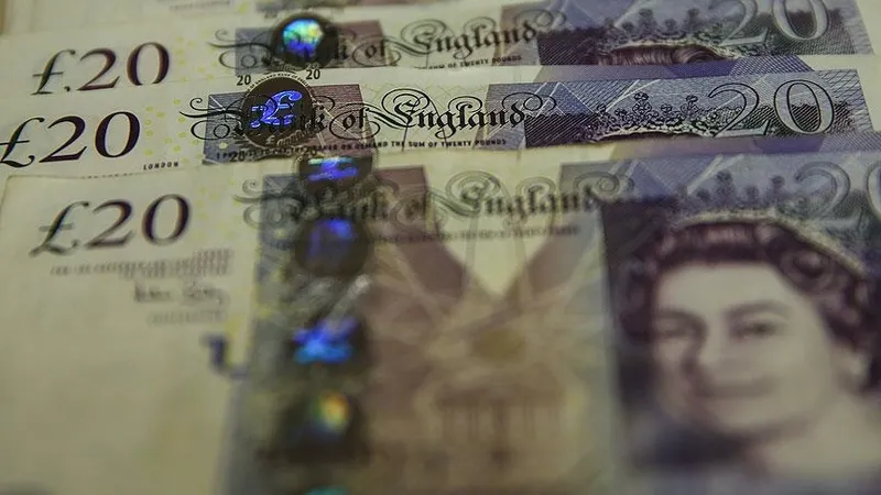 sterlin-euro-dolar-ne-kadar-oldu-20-agustos-guncel-doviz-kurlari-1755694234852.jpg