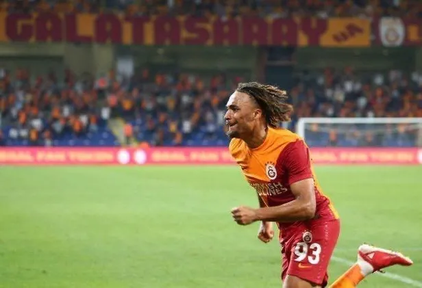 sacha-boeye-talip-cikti-galatasaraya-dev-gelir-saglayacak-1674550803407.jpeg Avrupa'da transfer üçgeni... Sacha Boey de işin içinde! Galatasaray'a dev gelir sağlayacak-3