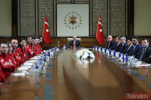 Başkan Erdoğan kabul etti! Başarılı sporcular Cumhurbaşkanlığı Külliyesi'nde - 3